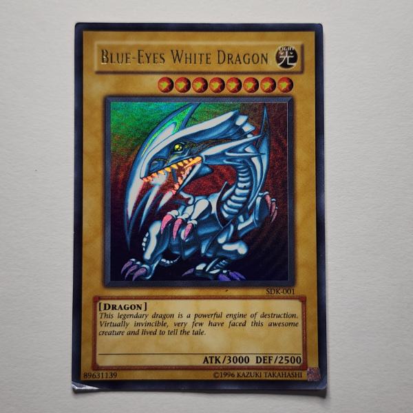 Blue Eyes White Dragon SDK-001 Holo Rare Yu-Gi-Oh Trading Card 
