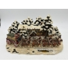 Image 2 : Clydesdale Collection Holiday Scene Figurine - 2000 Anheuser-Busch Inc. 
