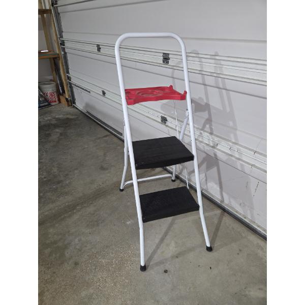 Metal Step Ladder W Shelf In Great Condition