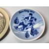 Image 3 : x2 Decorative Plates: Fans Dag Sled Riding 1973 & Currier & Ives The Trout Stream 1977 