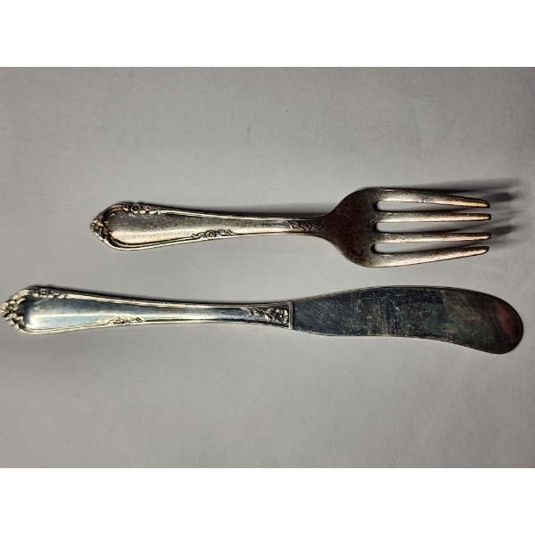 Reed & Barton Sterling Silver Fork & Knife With Stunning Dancing Flowers Design Weighing 42 Grams