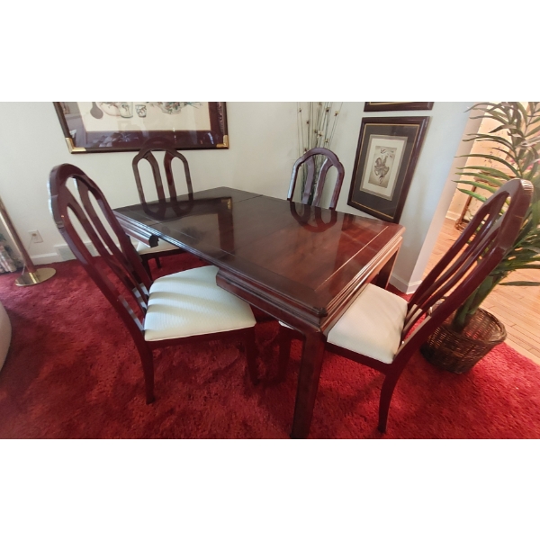 Superb Mahogany Dining Room Table With Leave & 4 Chairs - Mint & Includeds Protector Mat  55 x 35