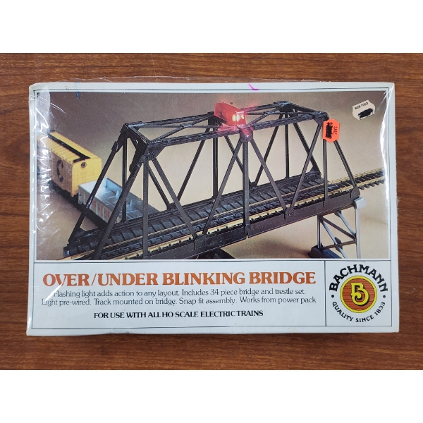 MINT IN BOX Bachman Over/Under Blinking Bridge For HO Scale Electric Trains & Sets