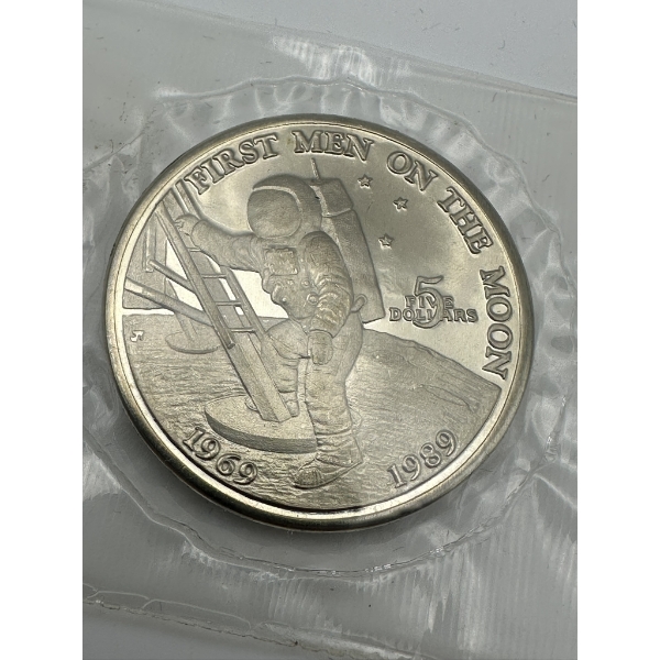 Marshall Islands 1989 $5 First Men on the Moon Coin