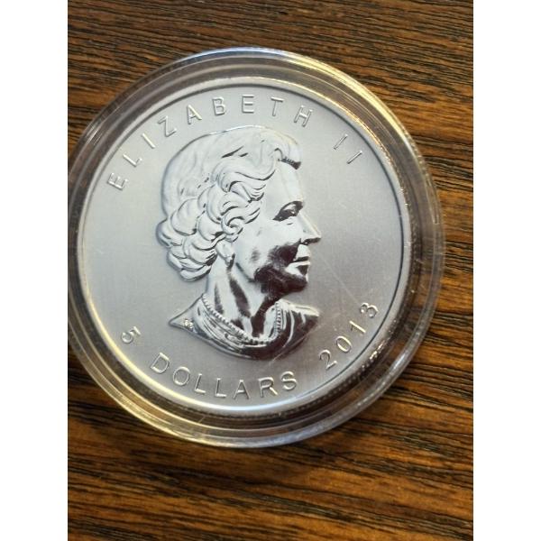 1 Ounce Fine Silver - Canada Maple Leaf - Queen Elizabeth II 2013 - FV $5.00 - Encapsulated