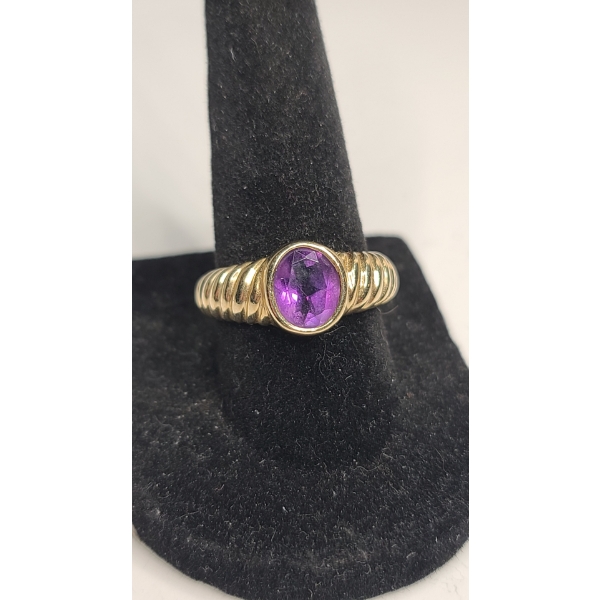 14K Yellow Gold Ribbed Bombe Style Ring With Amethyst - Size 7 - Total Weight: 5.2g