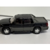 Image 5 : Welly 1:24 scale diecast model of a 2002 Chevrolet Avalanche pickup truck 