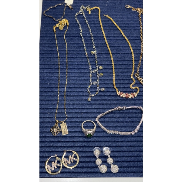 Tons of Gorgeous Costume Jewelry!! - Necklaces (5) - Bracelets (3) - 4 Sets of Earrings