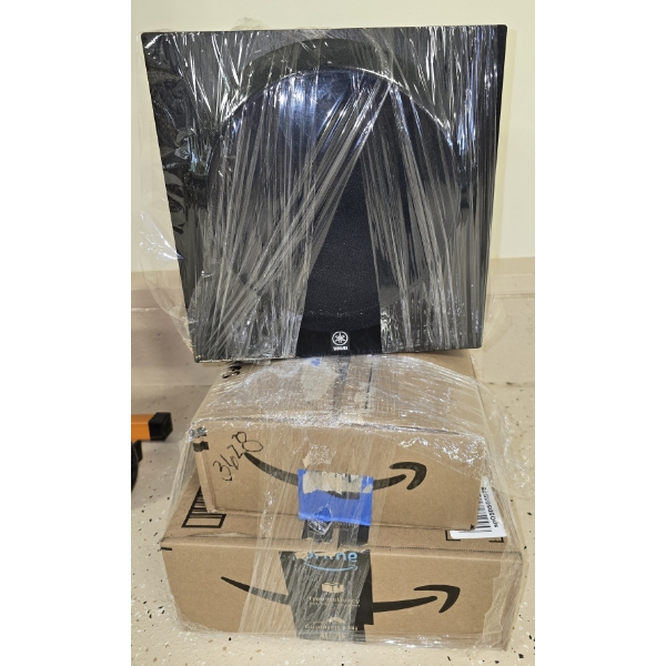 Yamaha Surround Sound with Mid, Subwoofer and Satellites
