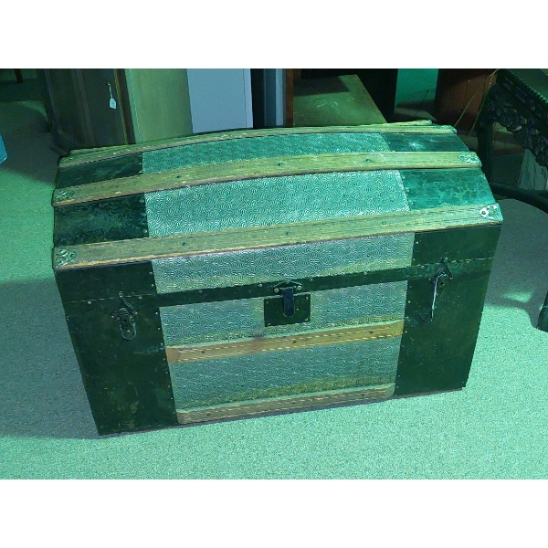 Antique Steamer Trunk 33 x 17 x 26 Overall - In Exc Condition