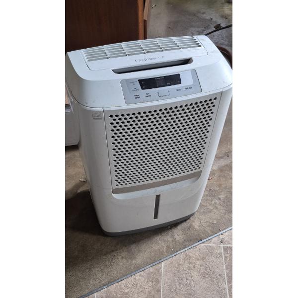 PICKUP IN CANTON - FRIGIDAIRE DE-HUMIDIFIER AS SHOWN - SEE PICS
