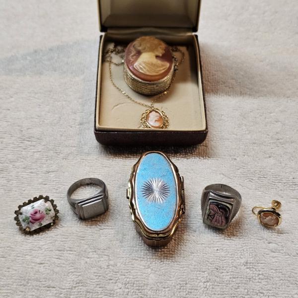 Lovely Collection of Vintage and Antique Estate Jewelry