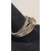 Image 3 : Women's Sterling Silver Ring With White Stones - Size 7 - Weight: 5.5g