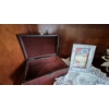 Image 2 : PICKUP IN NORTHFIELD - Contents (3 Pcs) As Shown On Shelf: Hinged Box, Picture Frame & More 