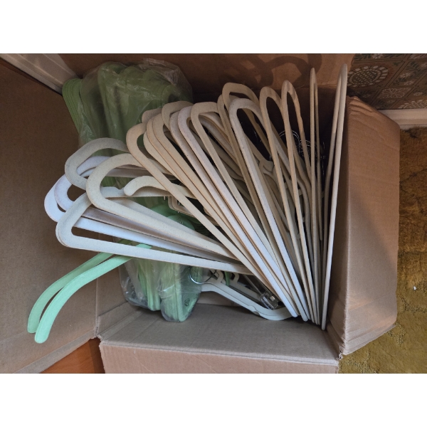 PICKUP IN CANTON -  Huge Group Of Like New Velvet Lined Clothes Hangers 