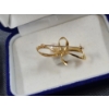 Image 5 : Beautiful 3.6 Gram 18K Gold Cultured Saltwater Pearl Broach With Matching Pearl Earrings