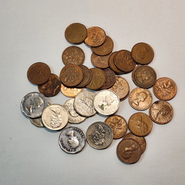 Nice Lot of Assorted Years Canadian Coins Including One Cents and Five Cents