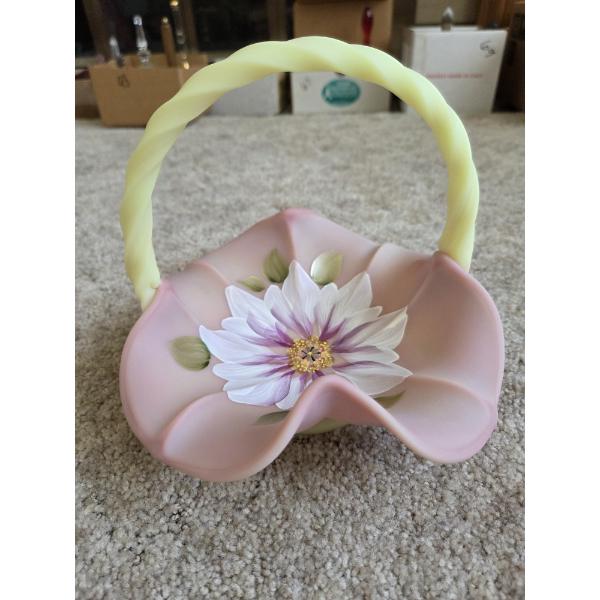 PICKUP IN CANTON - Stunning 8.5'' Hand painted Fenton Custard Uranium Glass Glass Basket In Excellen