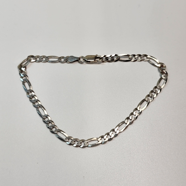 Classic Sterling Silver Figaro Chain Bracelet 8" - Total Weight: 4.1g