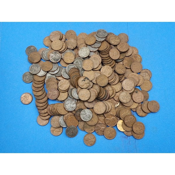 Lot of Approx. 300 Assorted Lincoln Wheat Pennies Including Steel Pennies