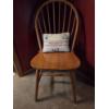 Image 2 : Louisville Home Pickup - Antique Spindle Bowback Windsor Chair - Solid Wood  - Excellent Condition

