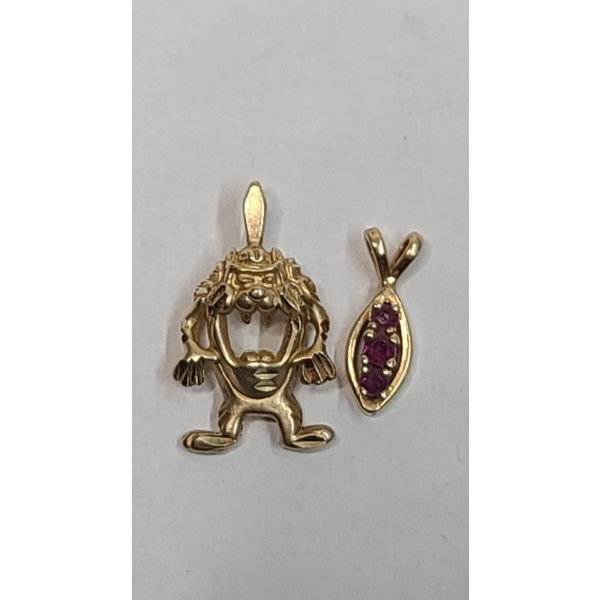 14K Yellow Gold Tasmanian Devil Charm Pendant & 14K Yellow Gold Ruby Pendant - Total Weight: 2.6g