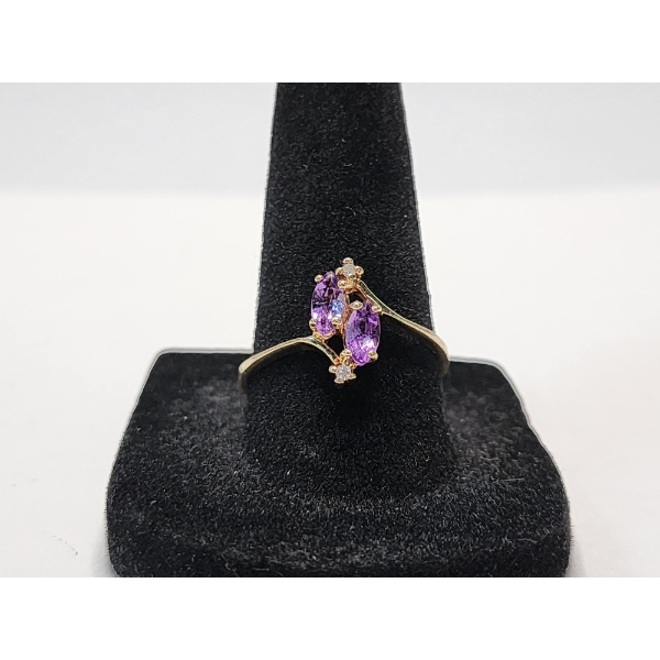 Stunning 10K Gold Ring with Two Marquise Amethyst Colored Stones - Size 8.5 - TW: 1.5g