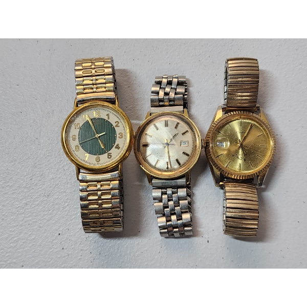 Three Gold-Tone and Two-Tone Men's Watches in Good Condition