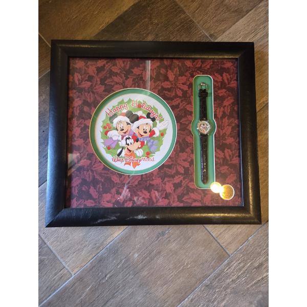 Walt Disney 2006 Happy Holidays Framed Collectors Watch RARE!