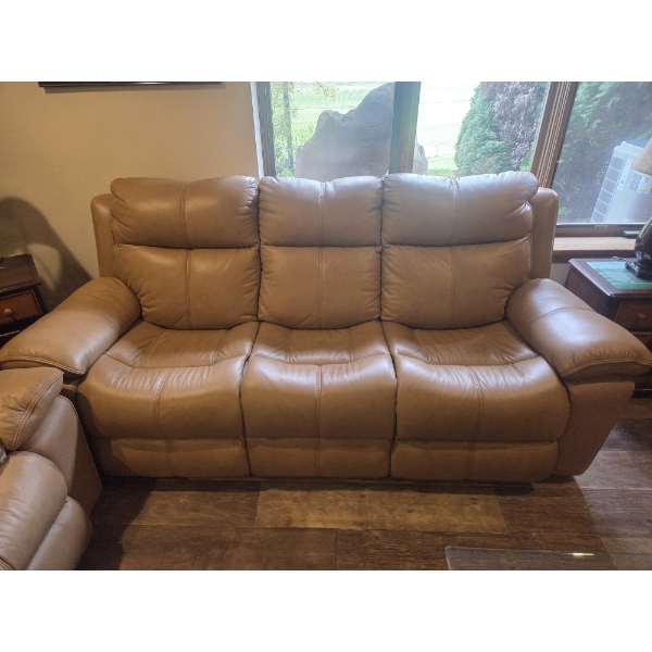 Flexsteel Power Soft Leather Sofa W Throw Pillows