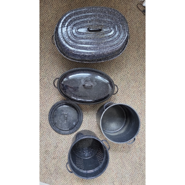 PICKUP IN CANTON - Great Condition Enamelware Large & Small Roasters And Double Boiler With Lids 