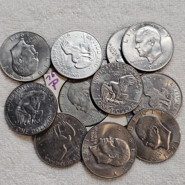 Collection of 11 United States Eisenhower "Ike" Dollar Coins FV: $11.00
