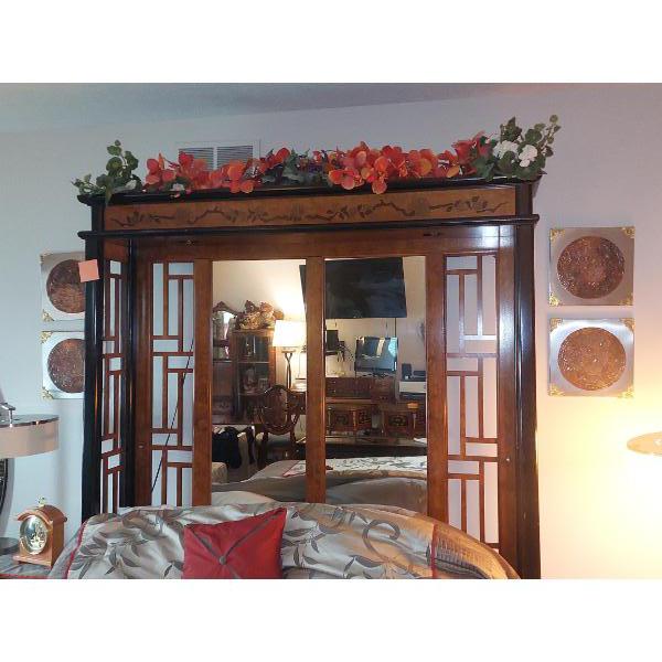 Fantastic Oriental Themed Queen Size Bed, Mirrored Head Piece  & Foot Board - Mattress Included