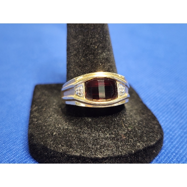 Barrel-Cut Garnet 10K Yellow Gold Ring - Size 10 - 5.9g