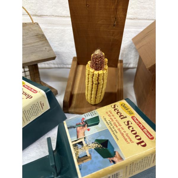 Birdhouse items - Birdhouse - Scoops - Squirrel Baffler - Caged Feeder - Caged Birdhouse