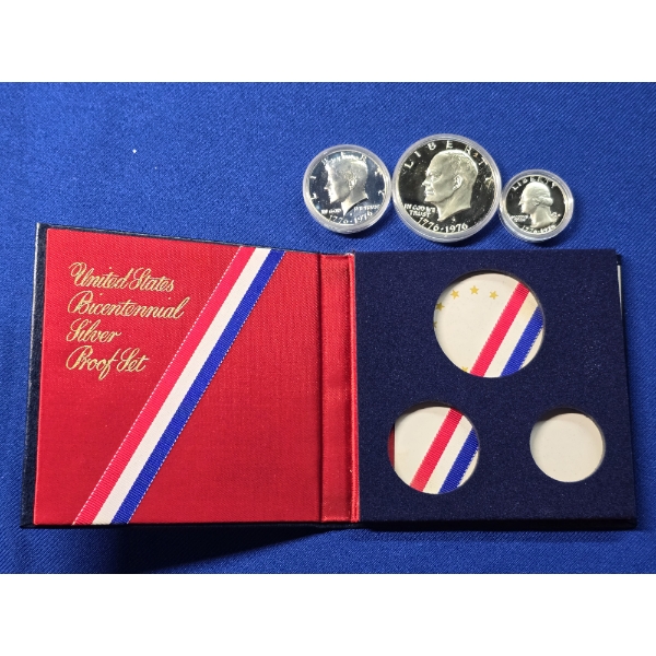 1776-1976 United States Bicentennial Silver Proof Set with Display Case - 3 Coin Set