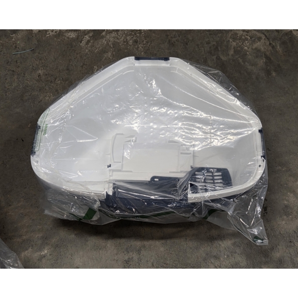 Brand New 22'' Plastic Covered Corner Litterbox