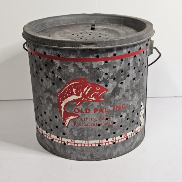 Old Pal Inc. Vintage Galvanized Minnow Bucket with Original Liner