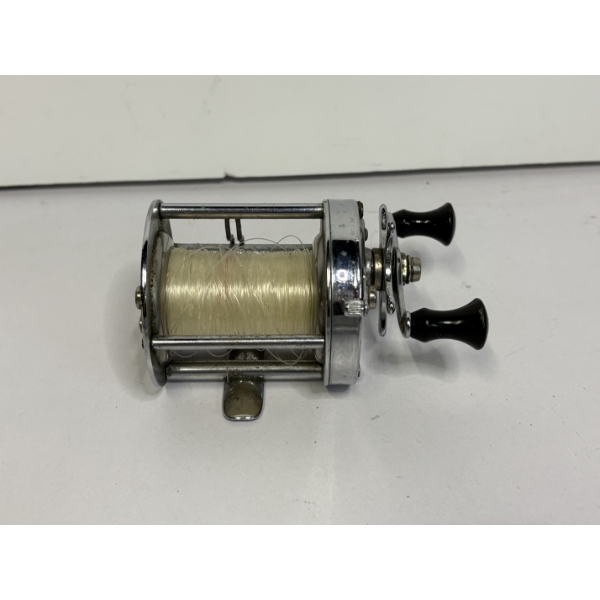 

Share
Vintage Shakespeare Service 1946 Model FA Baitcasting Reel Made in USA
