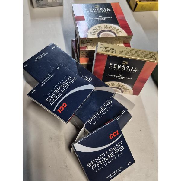 AMMO RELOADING - LOT -- 1000 LARGE RIFLE / 500 SMALL RIFLE PRIMERS - SEE PICS