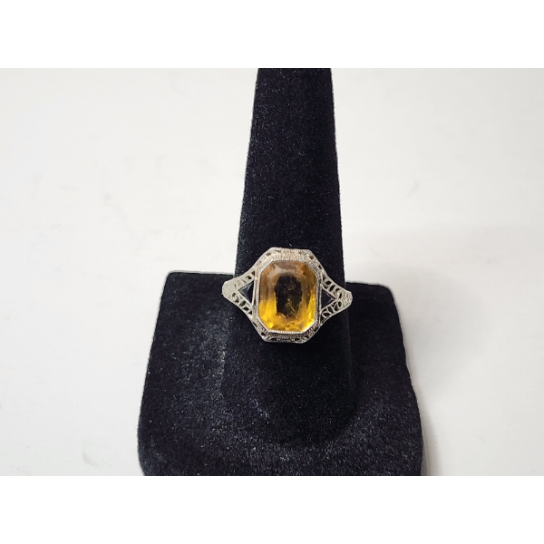 10K White Gold Ring with Citrine Gemstone Total Weight 2.4g Size 7