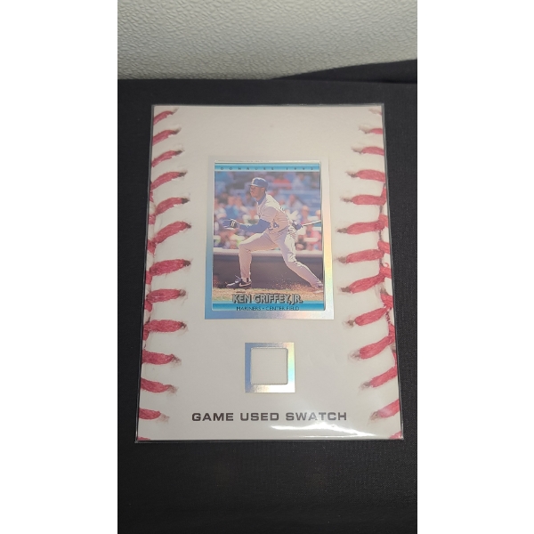 SportsCards.com Chipper Jones Game Swatch Display Patch Card