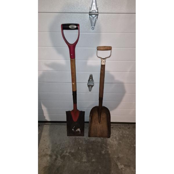 PICKUP IN NORTHFIELD - Lot Of 2 Short Handled Earth Planting Shovels As Shown Great Condition