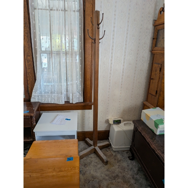 70" Wood Coat Tree