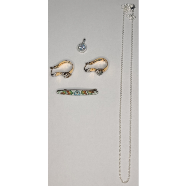 Lot Of Assorted Sterling Silver Jewelry Including Earrings, Necklace & More - Total Weight: 17.9g