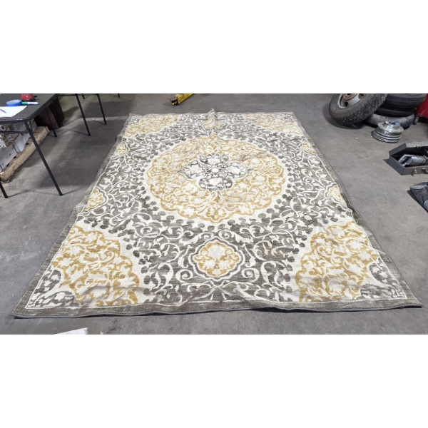 Pick Up Off Site- 115 Ely St. Alliance Oh. Beautiful 118''x93'' Area Rug