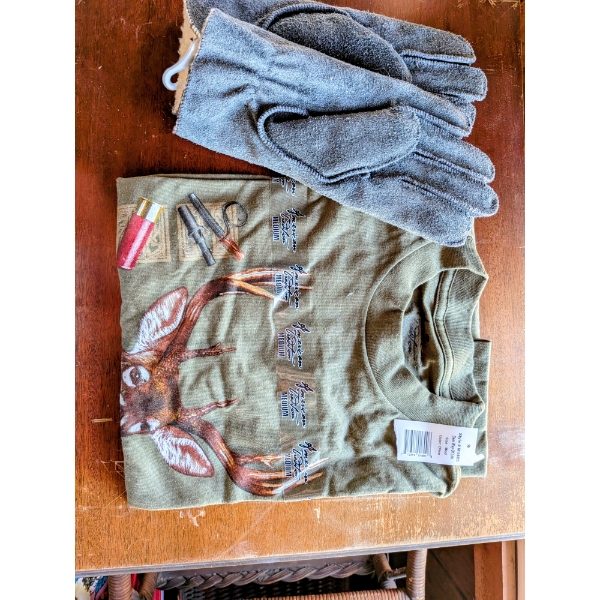 New Size Medium Deer Tee & New Size Medium Gray Suede Gloves