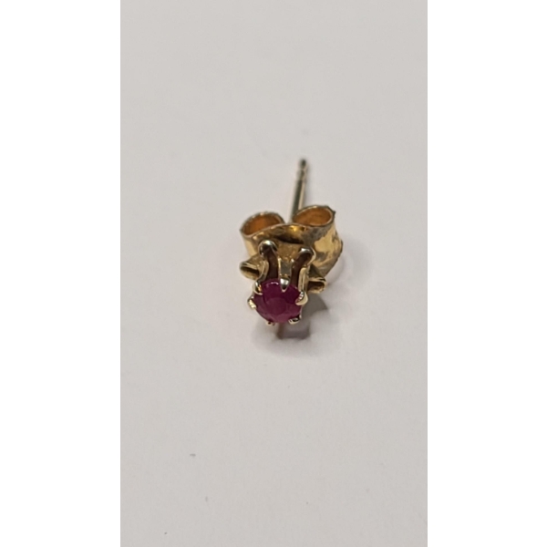 Gorgeous 10K Yellow Gold Single Earring With Ruby - Weight: 0.3 Grams 