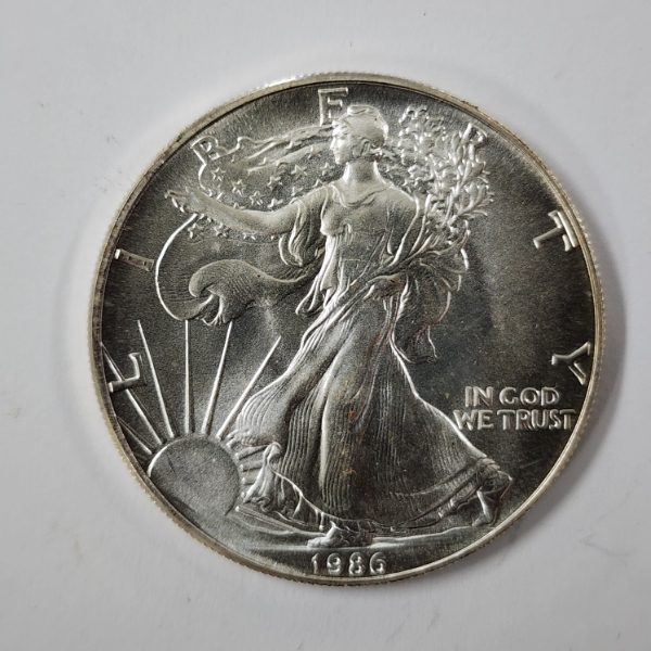 1 Oz Fine Silver 1986 American Eagle in Great Condition! 