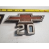 Image 3 : 2 Chevrolet Bowtie Emblems
